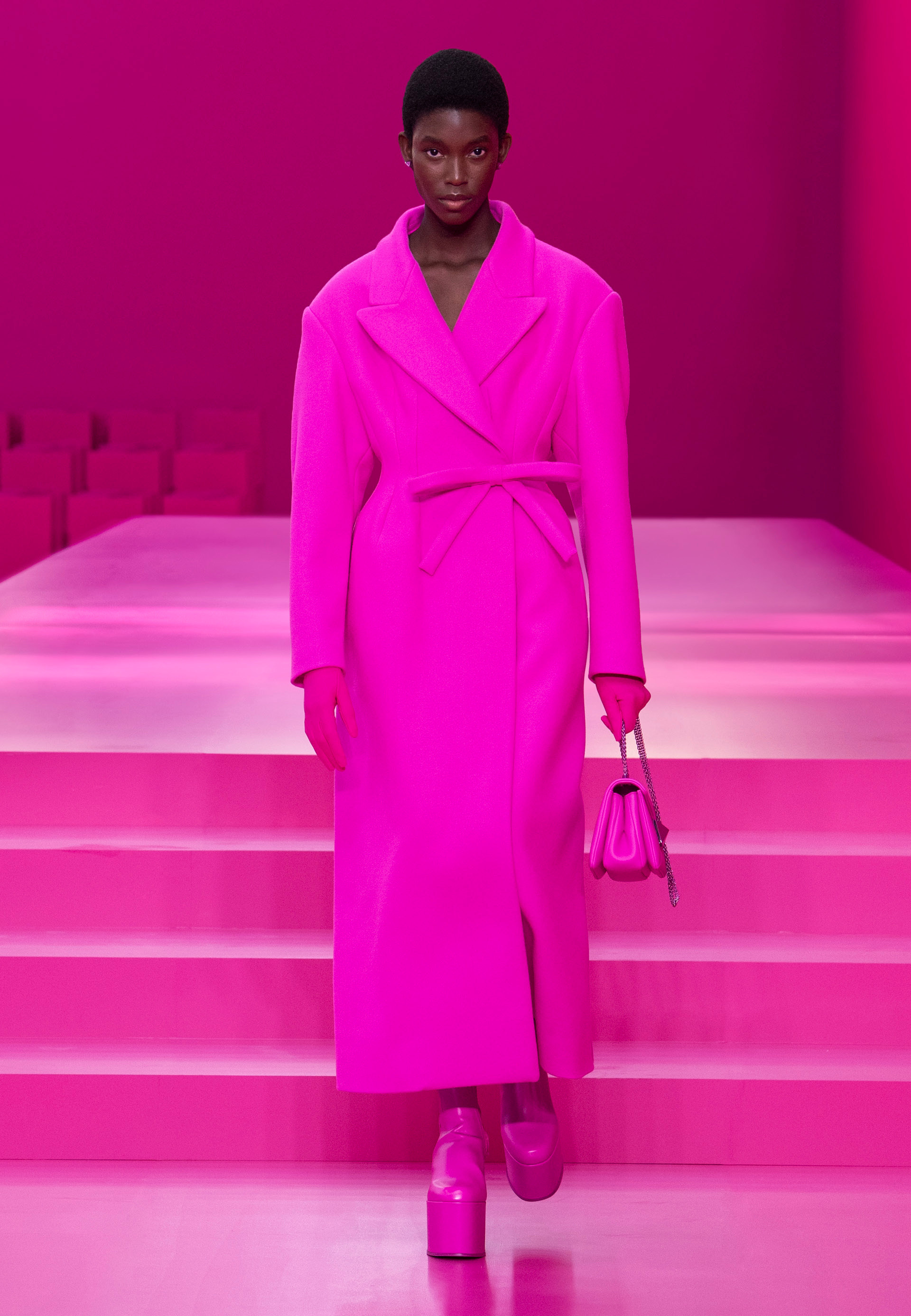 Показ Valentino с трендовым цветом PP-Pink